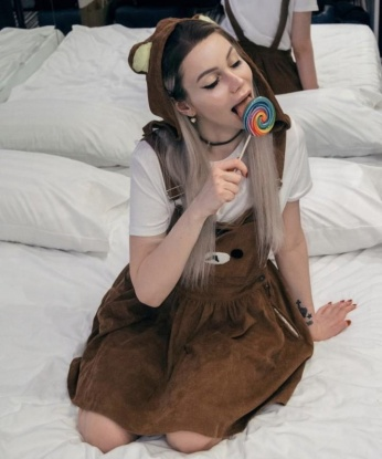 Яна